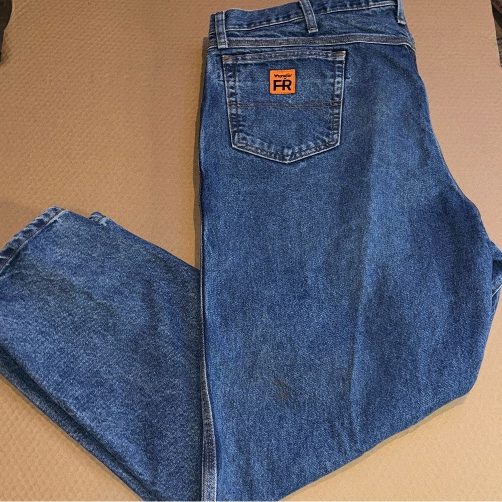 Wrangler FR Flame Resistant Denim Jeans Riggs Workwear Men’s Size 44 x 33
2